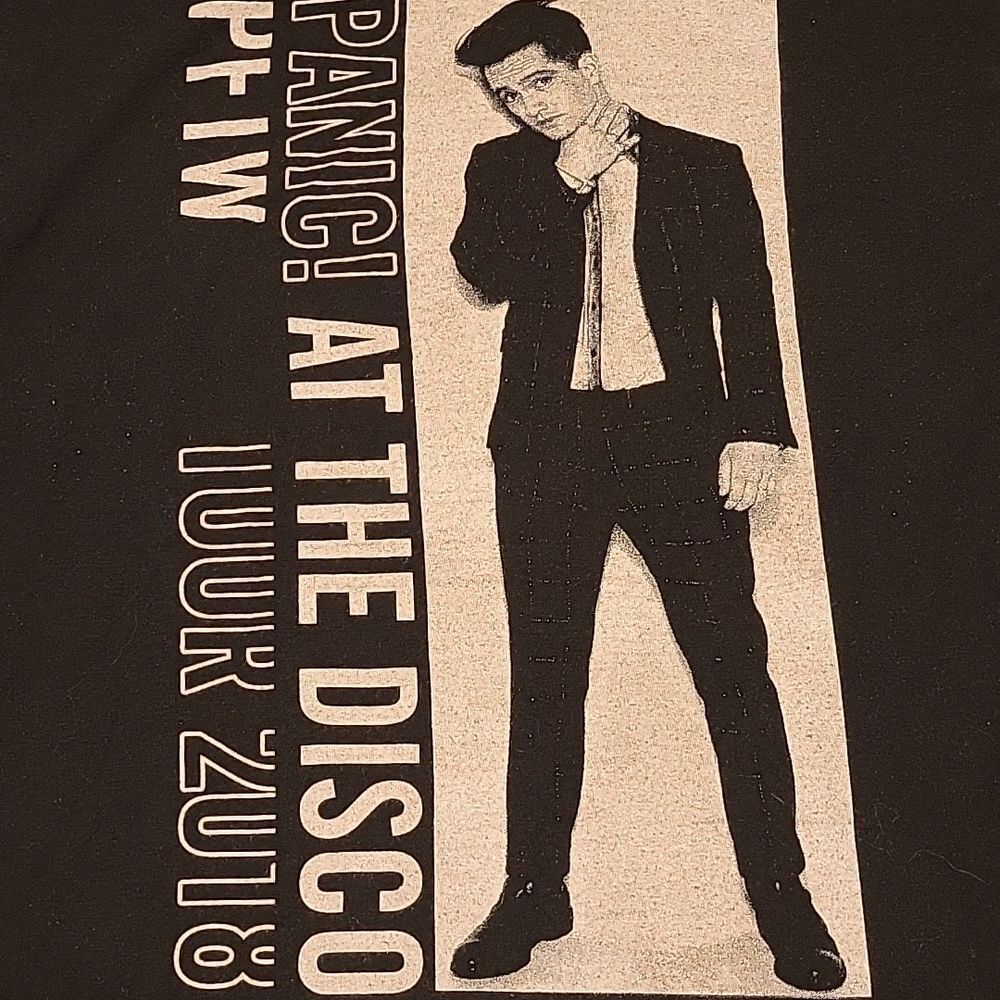 Panic! At The Disco Tour 2018 t-shirt size unknown s/b medium to large